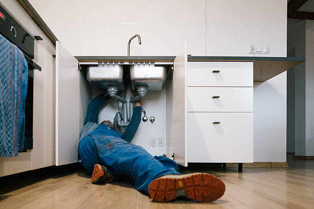 Professional Drain Cleaning technician working in Oak Brook, IL